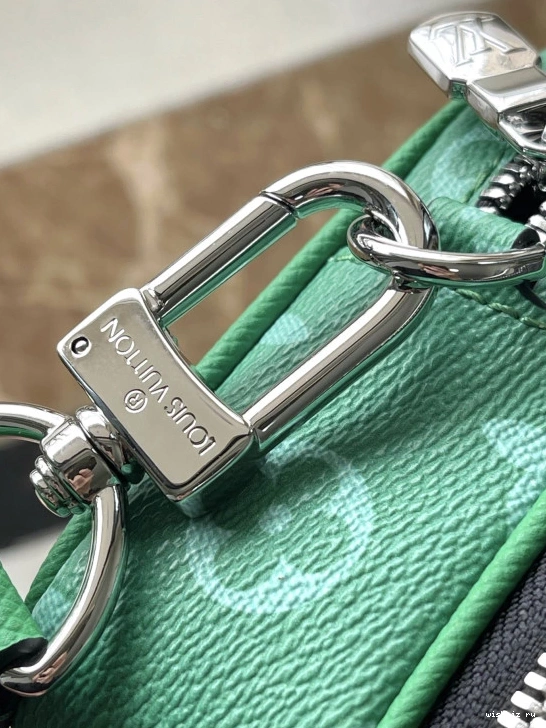 WIS Nano LOUIS VUITTON Alpha-11.0*18.5*6.5CM 0902